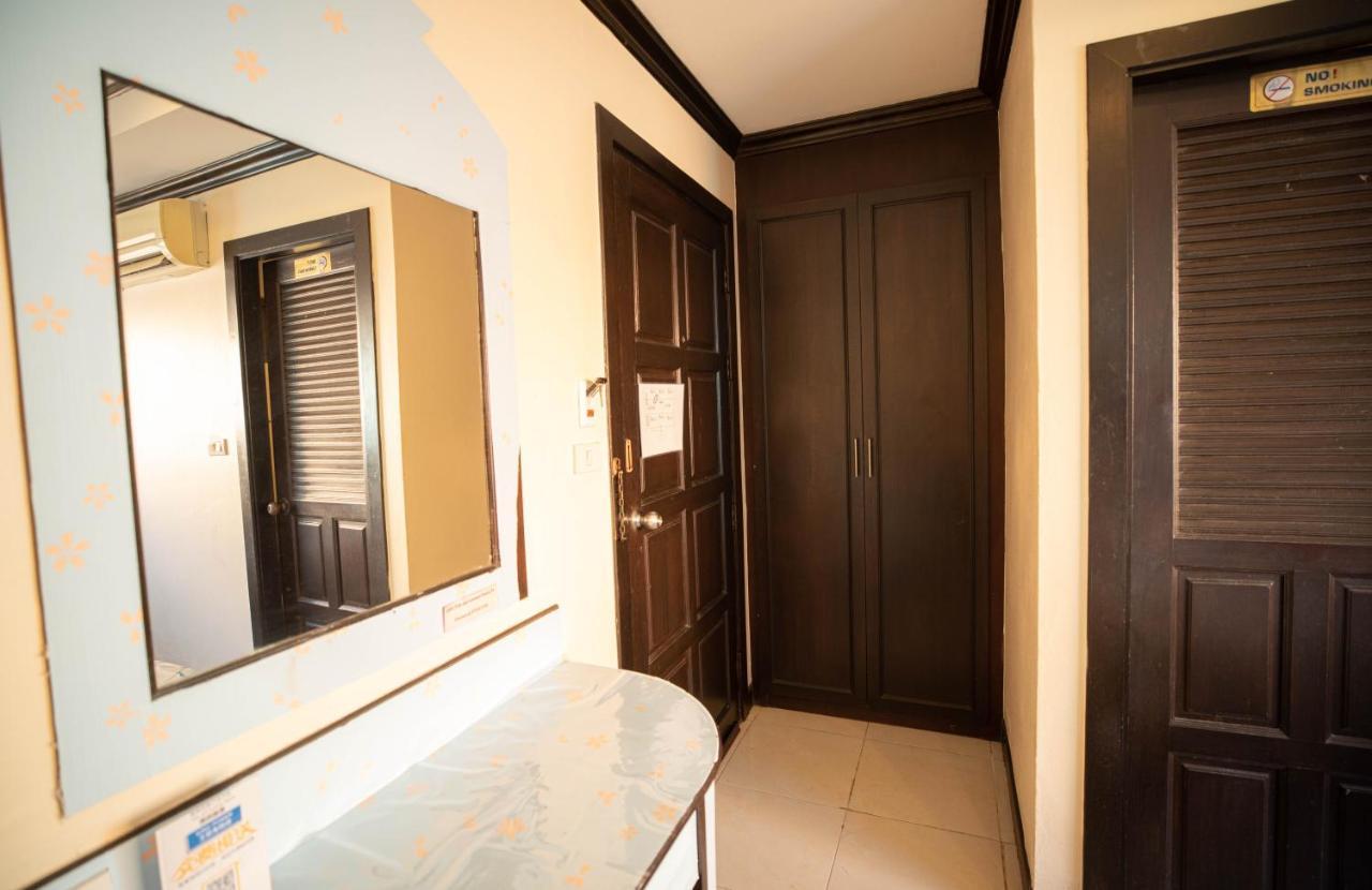 ฟิช แอนด์ ซัมเมอร์ เฮาส์ Hotel Patong ภายนอก รูปภาพ